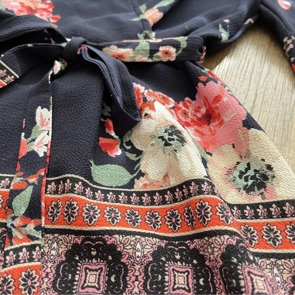 Three Pink Hearts Navy Floral Boho Romper Open Back Tie Waist Shorts Size XS - Picture 5 of 15